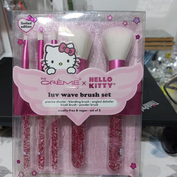 Hello Kitty Makeup The Creme Shop Hello Kitty Luv Wave Brush Set Limited Edition Set Of 5
